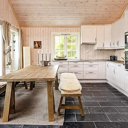 11 Person In Favang-by Traum * Favang